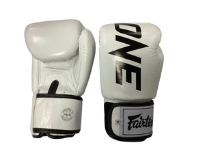 泰拳拳套 Thai Boxing Gloves : Fairtex BGV1 "ONE" White